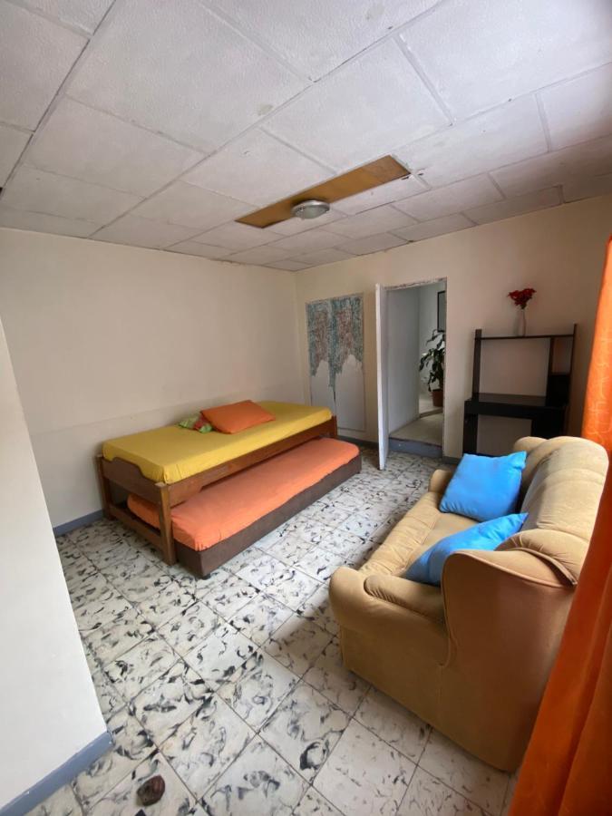 Hostal Casa Las Tias Medellín Eksteriør billede