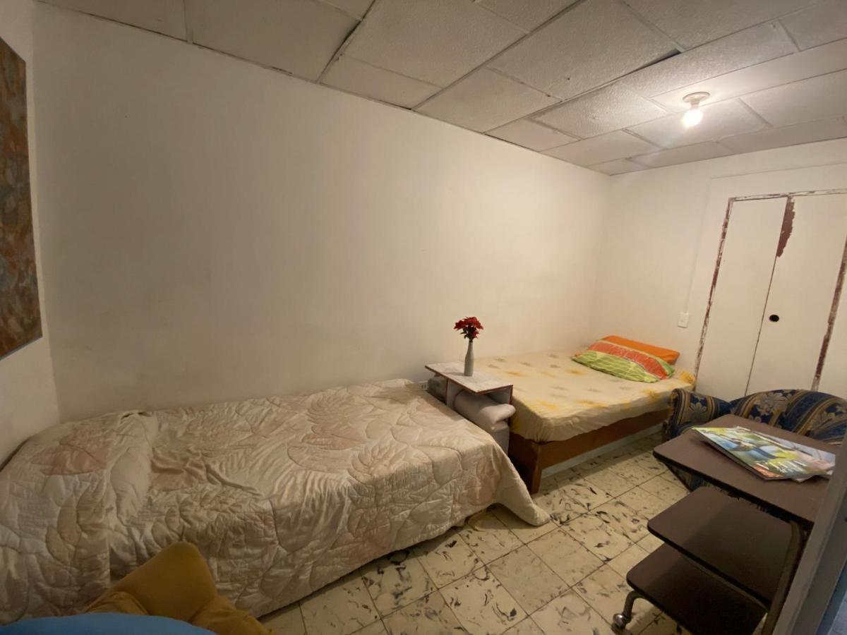 Hostal Casa Las Tias Medellín Eksteriør billede